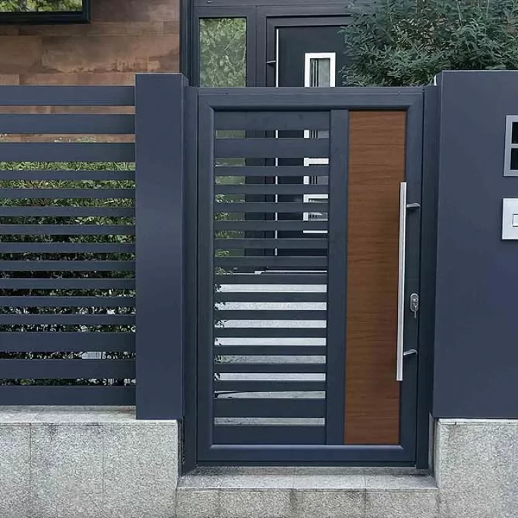 Poarta pietonala albastu inchis